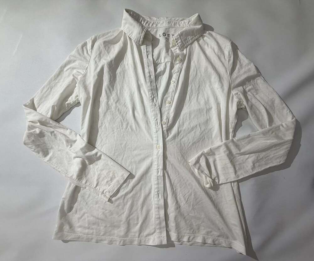LOFT M White Long Sleeve Button Down Shirt Stretch Classic Coastal Basic
